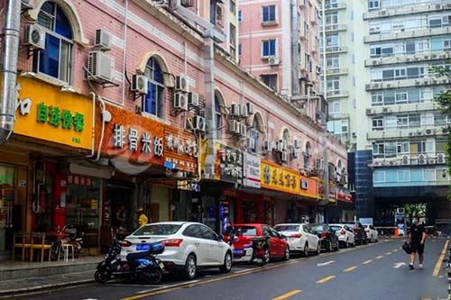 商鋪門前的停車位歸誰